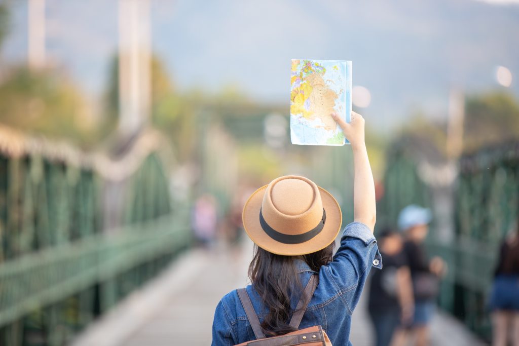 بیزی تور تورهای یک روزه و چند روزه ی طبیعت گردی و فرهنگی داخلی درغرب تهران