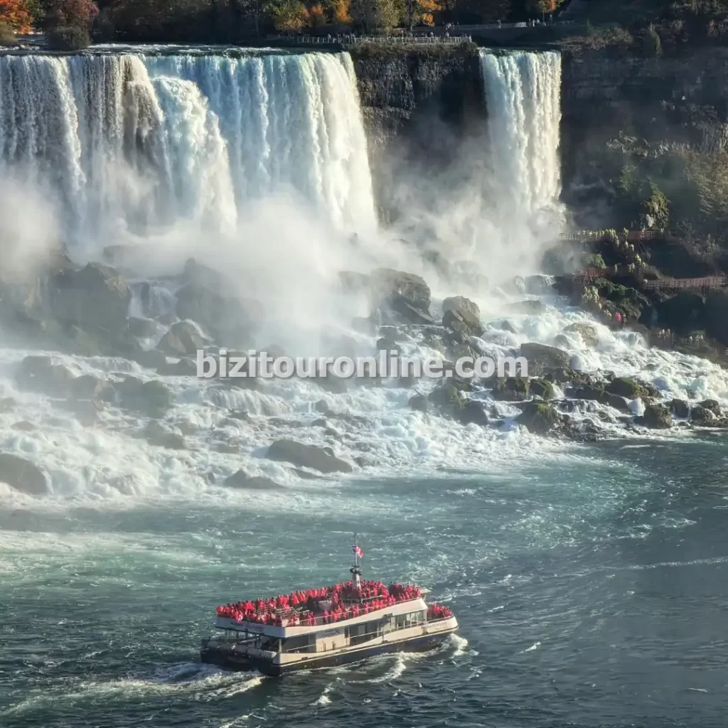 رزرو تور یک روزه ویژه طبیعت گردی و گردش در آبشارهای غرب کشور